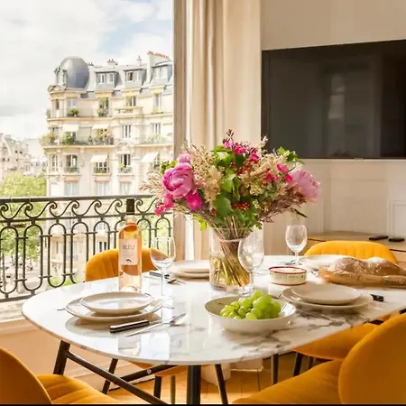 Luxury Suites Tour Eiffel View * Paris