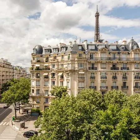 Luxury Suites Tour Eiffel View
