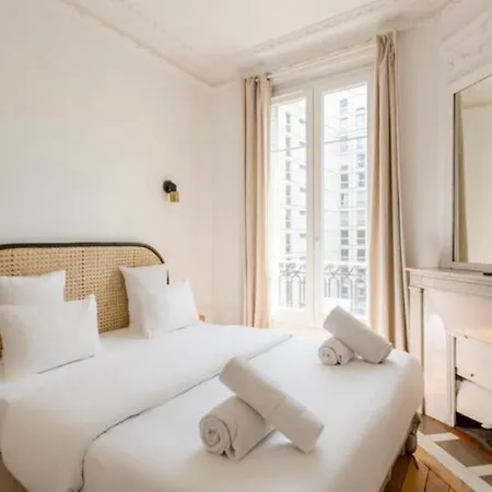 Luxury Suites Tour Eiffel View