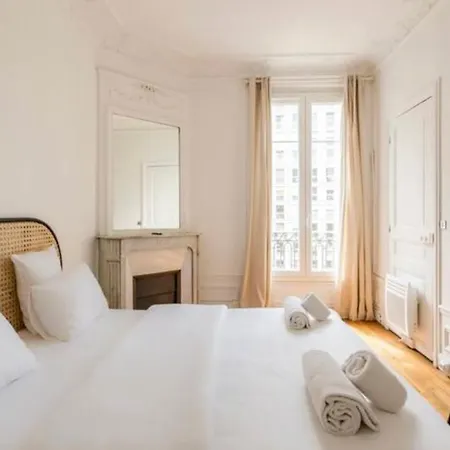 Bed & Breakfast Luxury Suites Tour Eiffel View