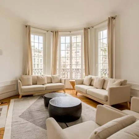 Luxury Suites Tour Eiffel View *