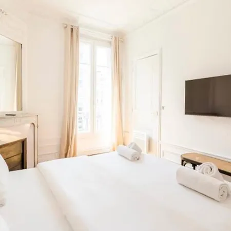 Luxury Suites Tour Eiffel View Bed & Breakfast *